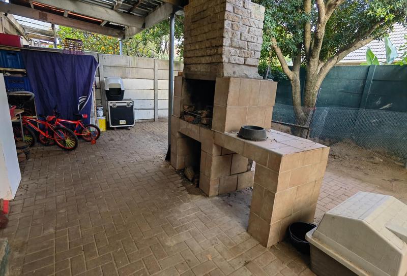 5 Bedroom Property for Sale in Thornton Western Cape
